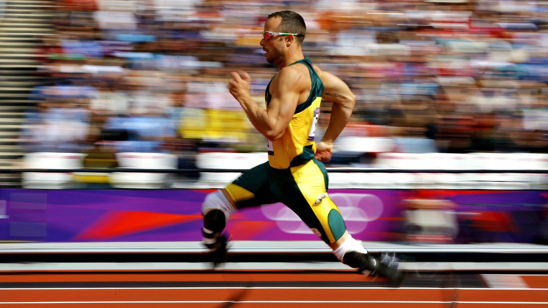 九游游戏中心-夜间灯光足球超炫表演，点亮城市绿茵夜，足球场夜间照明灯